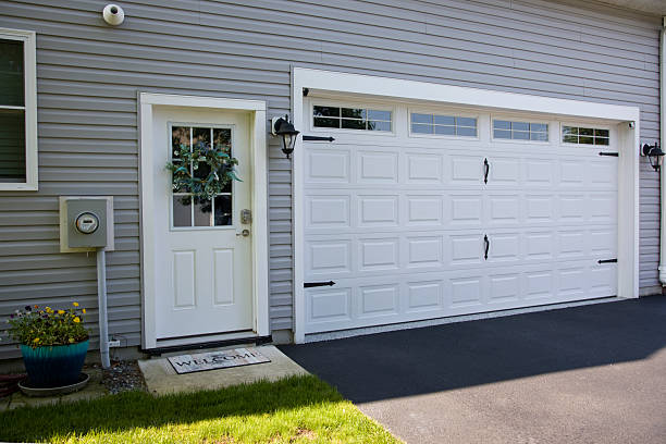 24/7 Emergency Garage Door Panel Replacement experts in McKinleyville, CA